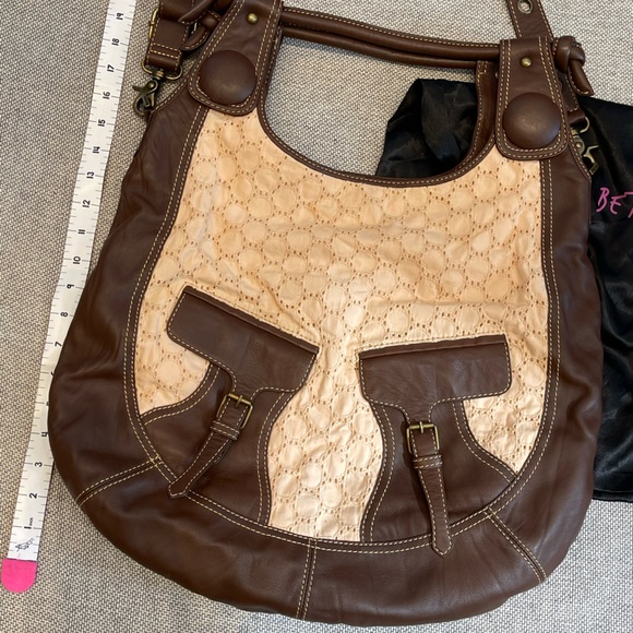 Betsy Johnson shoulder bag - Picture 2 of 4